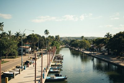 AI-generated travel thumbnail for San Fernando de Apure