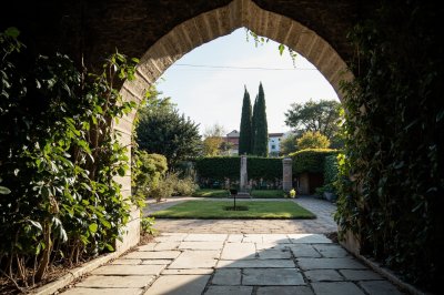 AI-generated travel thumbnail for San Lorenzo di Sebato