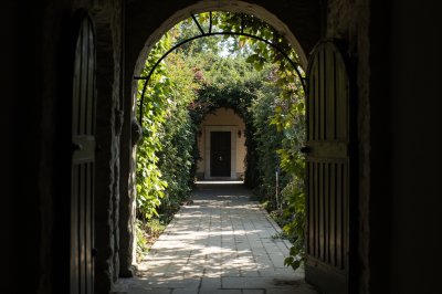 AI-generated travel thumbnail for Sânmărtin