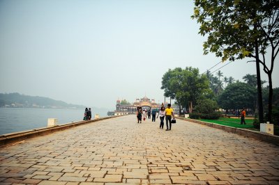AI-generated travel thumbnail for Saran