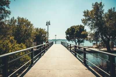 AI-generated travel thumbnail for Sarandë
