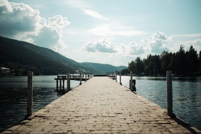 AI-generated travel thumbnail for Săsciori