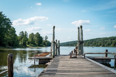 AI-generated travel thumbnail for Senta