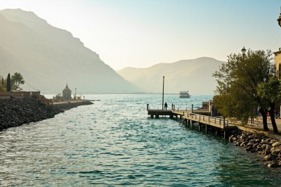 AI-generated travel thumbnail for Shorjah