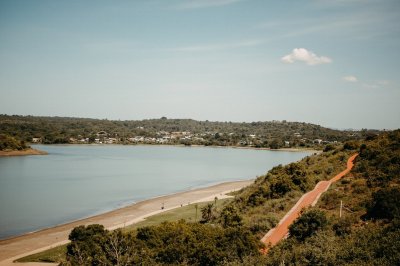 AI-generated travel thumbnail for Sibut