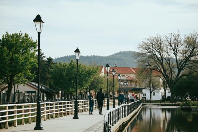 AI-generated travel thumbnail for Sihlea