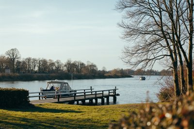 AI-generated travel thumbnail for Sint Annaparochie