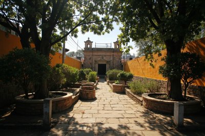 AI-generated travel thumbnail for Socavón (El Carmen)