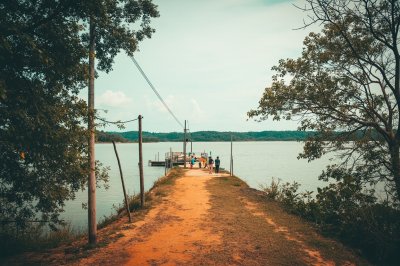 AI-generated travel thumbnail for Srŏk Kaev Seima