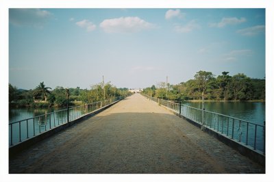 AI-generated travel thumbnail for Srŏk Trâpeăng Prasat