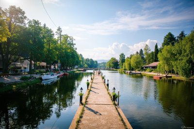 AI-generated travel thumbnail for Ștei
