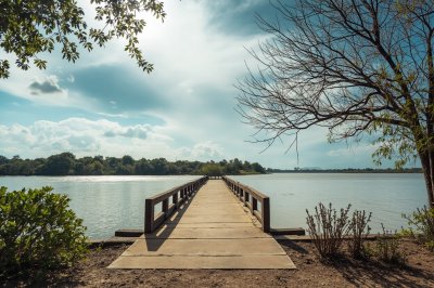 AI-generated travel thumbnail for Stueng Traeng
