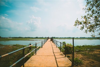 AI-generated travel thumbnail for Stung Treng
