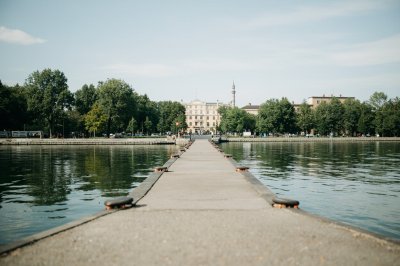 AI-generated travel thumbnail for Taurage