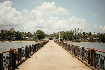 AI-generated travel thumbnail for Tcholliré