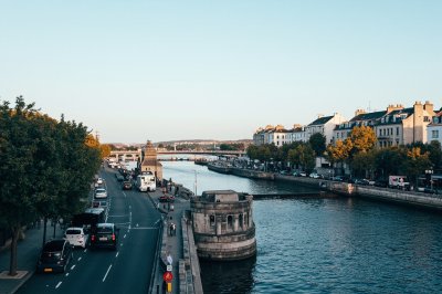 AI-generated travel thumbnail for Tralee