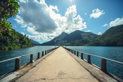 AI-generated travel thumbnail for Trois Piton