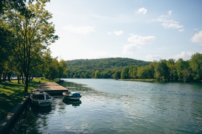 AI-generated travel thumbnail for Trstenik