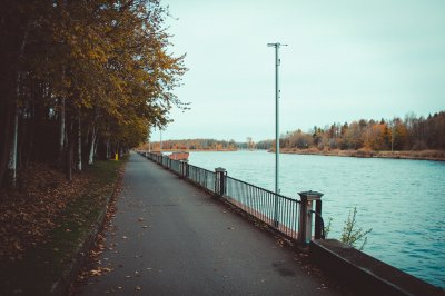 AI-generated travel thumbnail for Uglovka