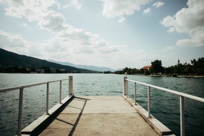 AI-generated travel thumbnail for Ulëz