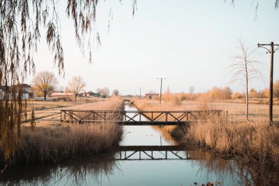 AI-generated travel thumbnail for Vallonga