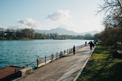 AI-generated travel thumbnail for Vardenis