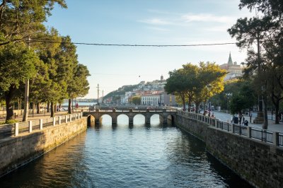 AI-generated travel thumbnail for Vila Nova de Gaia