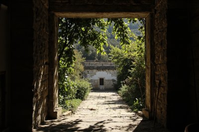 AI-generated travel thumbnail for Villalba de los Llanos