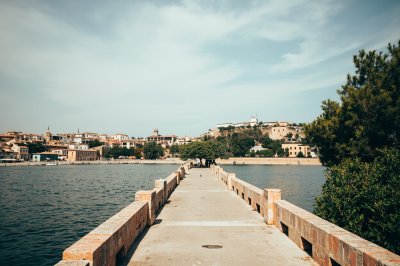 AI-generated travel thumbnail for Villar del Rey