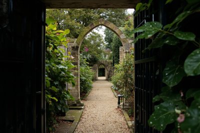 AI-generated travel thumbnail for Wadhurst