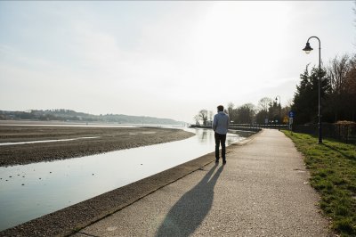 AI-generated travel thumbnail for Walton-on-the-Naze