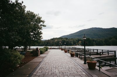 AI-generated travel thumbnail for Weaverville