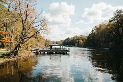 AI-generated travel thumbnail for Weddington