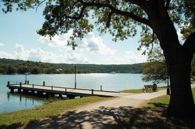 AI-generated travel thumbnail for West Columbia