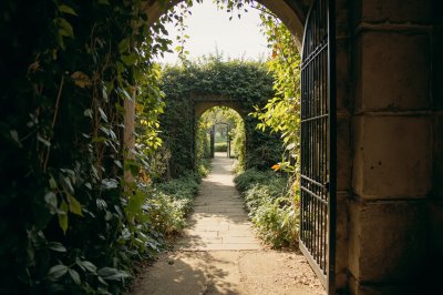 AI-generated travel thumbnail for Wiltshire