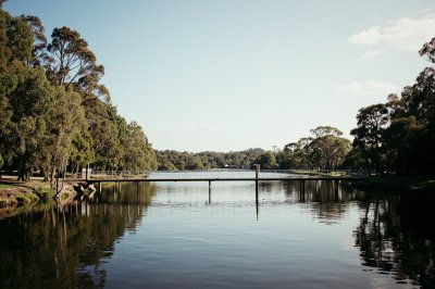 AI-generated travel thumbnail for Yarravel