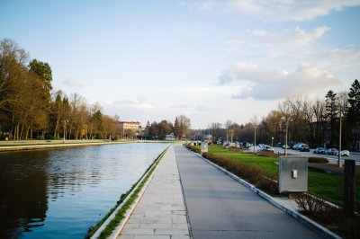 AI-generated travel thumbnail for Zapadnia