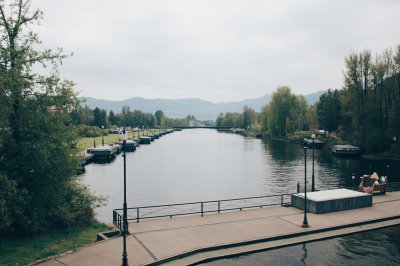 AI-generated travel thumbnail for Zarinsk