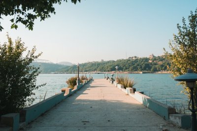 AI-generated travel thumbnail for Zaxo