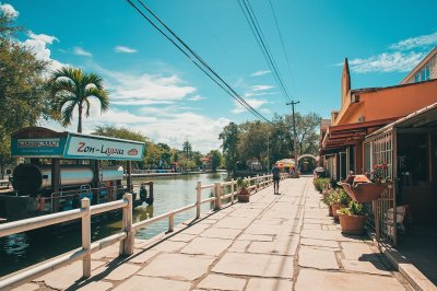 AI-generated travel thumbnail for Zoh-Laguna