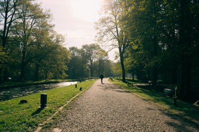 AI-generated travel thumbnail for Zuid-Beijerland