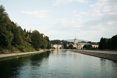 AI-generated travel thumbnail for Zürich (Kreis 8) / Mühlebach